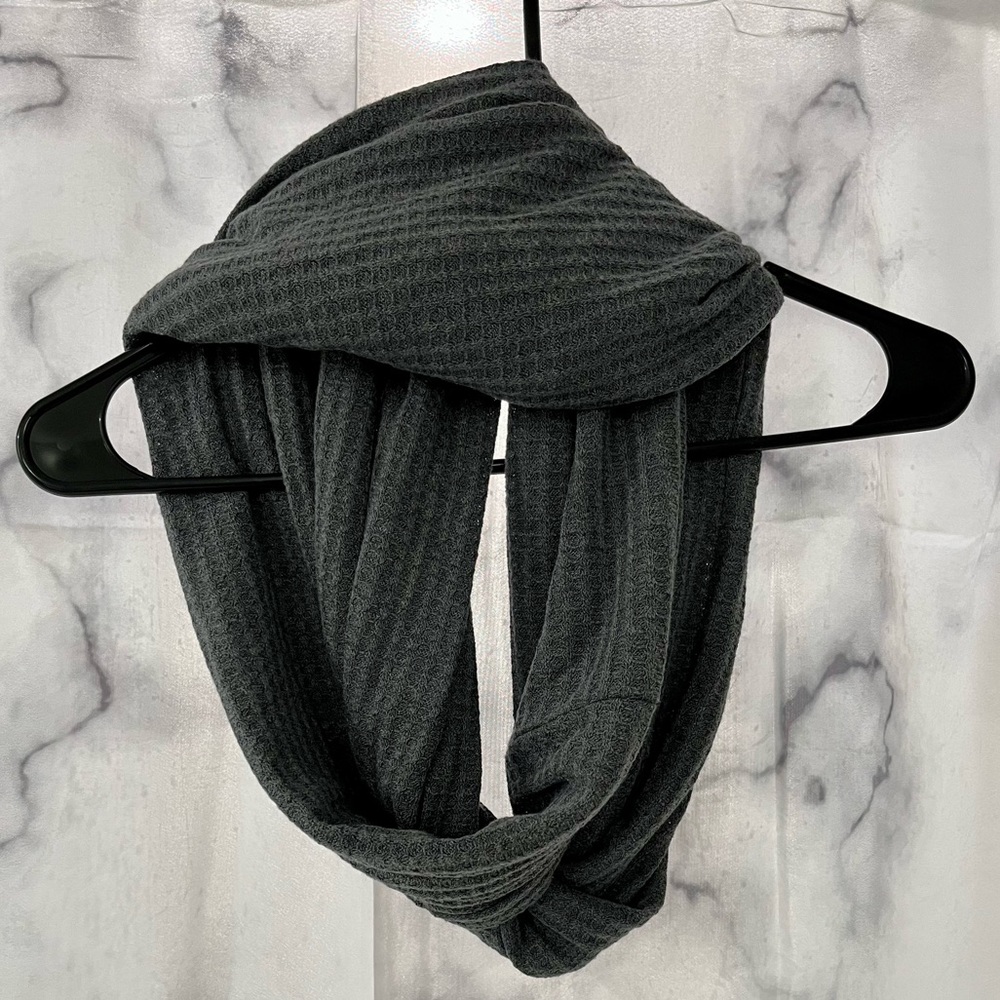Gray Waffle Scarf with Hidden Pocket